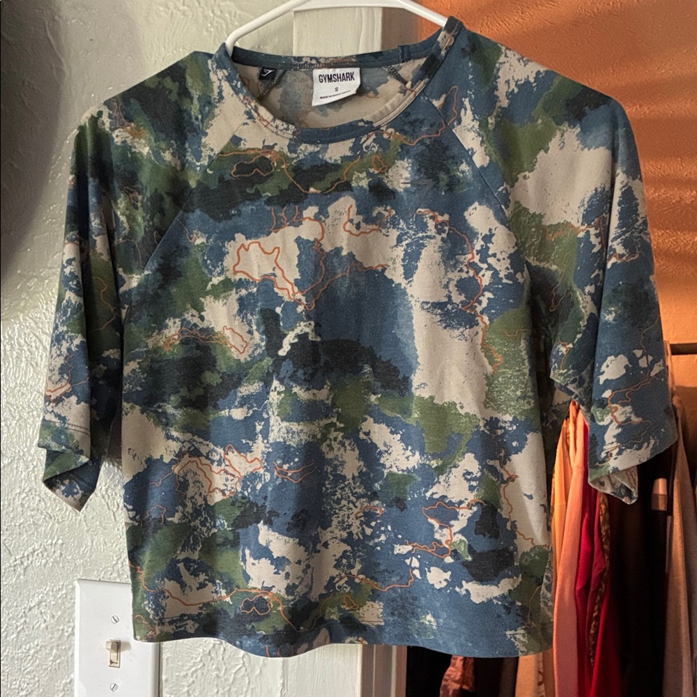 Gymshark Camo Short Sleeve Tee in Blue, Green & Cream